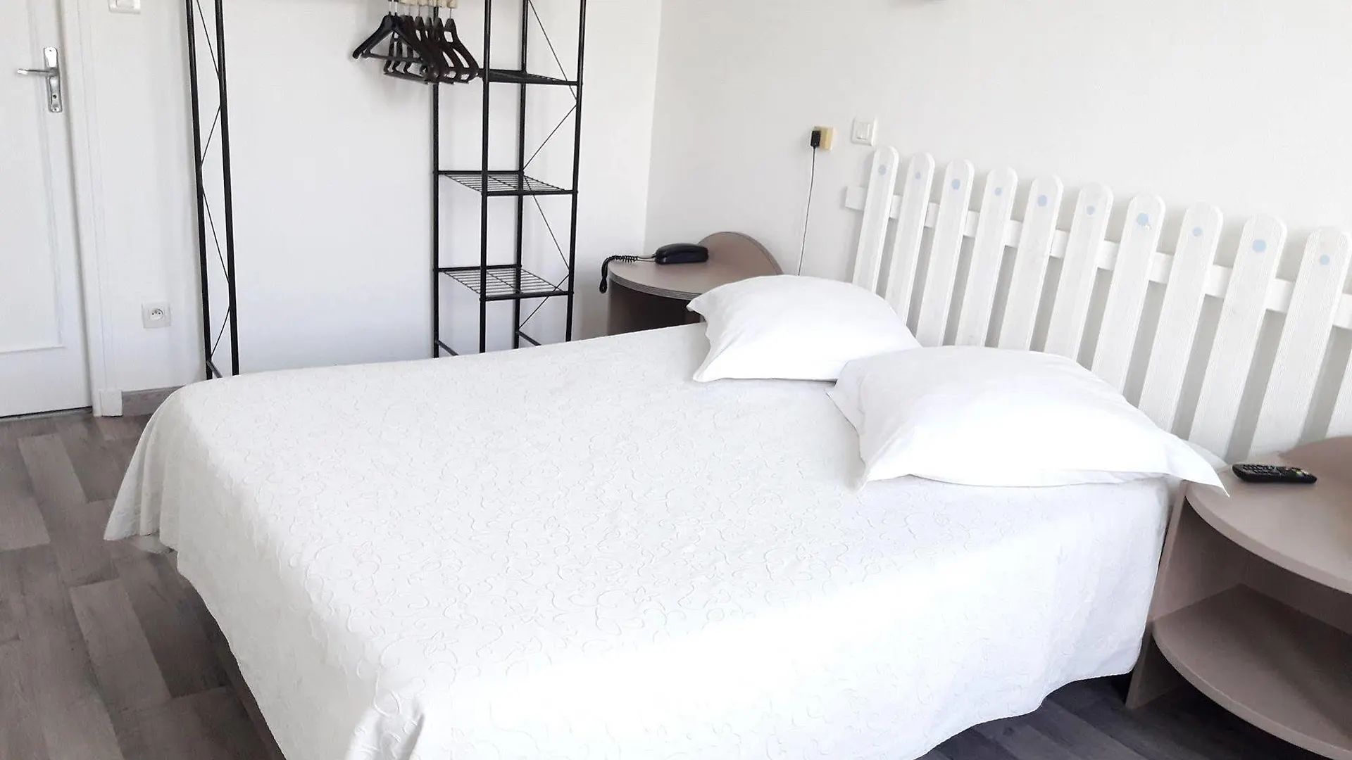 Au Nouvel Hotel Toulon Frankrike